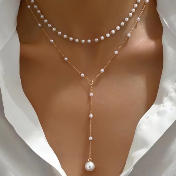 Jewelry - Gold and White Pearl Necklace